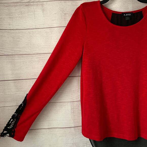 A. Byer Red and Black Blouse Split Back High Low Hem Lace Sleeve Size L - Picture 12 of 16